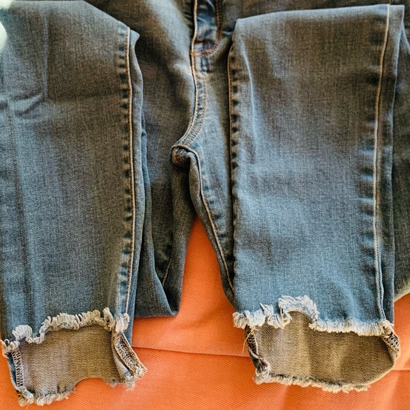 William Rast junior’s jeans - Picture 4 of 9